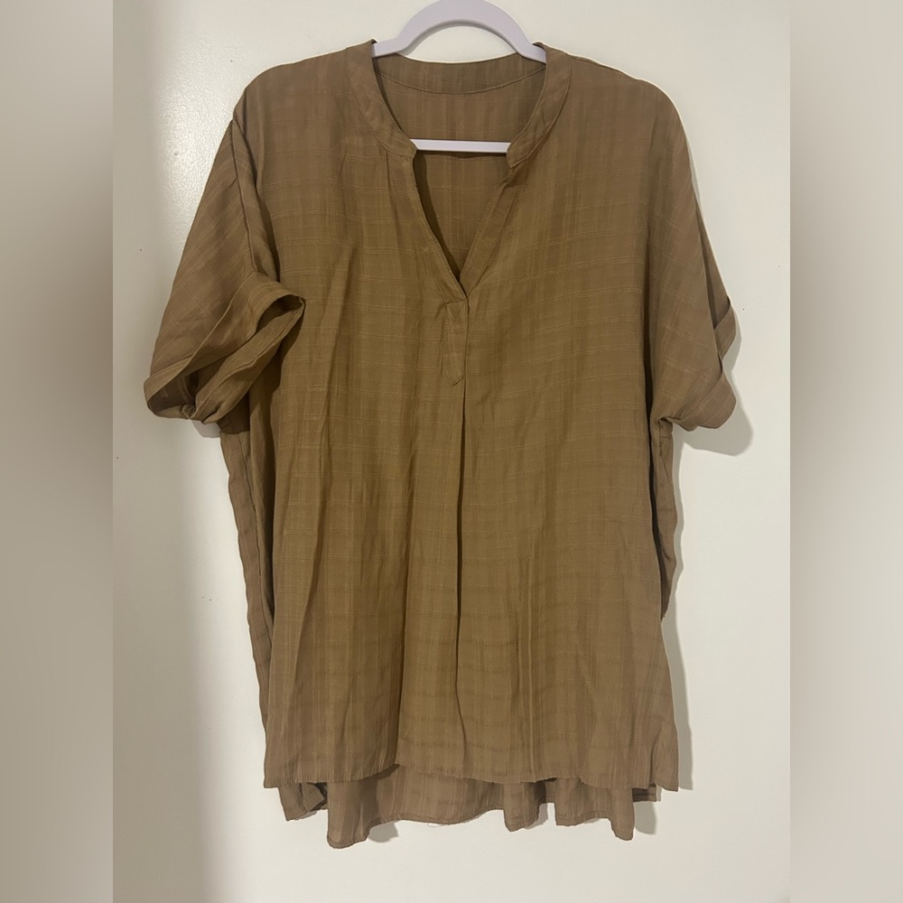 Source Unknown Tan V-Neck‎ Blouse